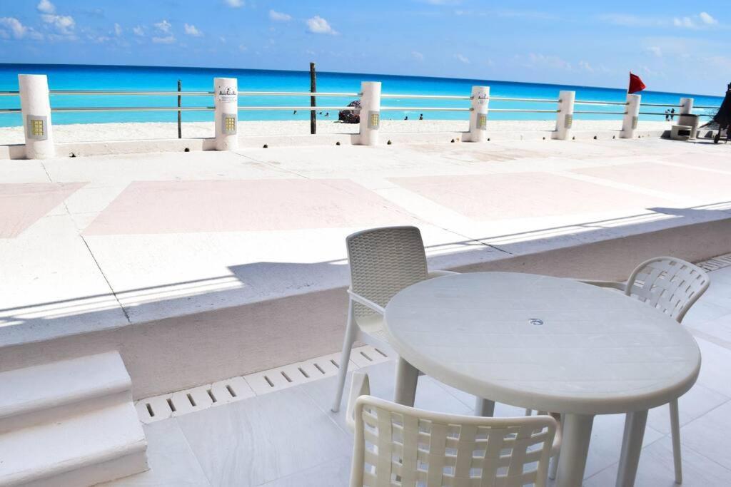 Ocean Front Villa Marlin, Best Location In Hotel Zone #109 Cancun Exterior photo